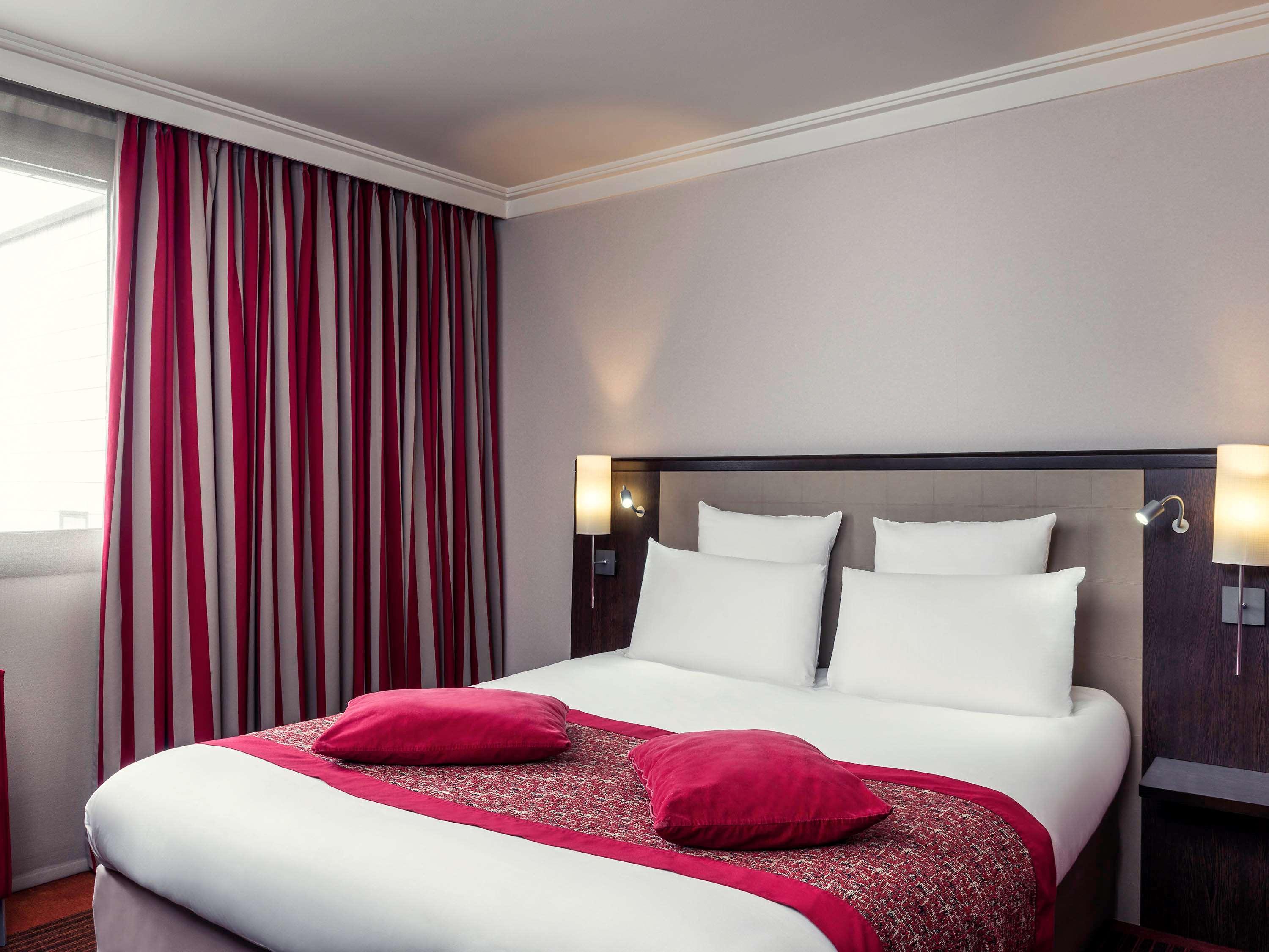 B&B Hotel Saint-Quentin-En-Yvelines Centre Gare 4 Etoiles Montigny-le-Bretonneux Esterno foto